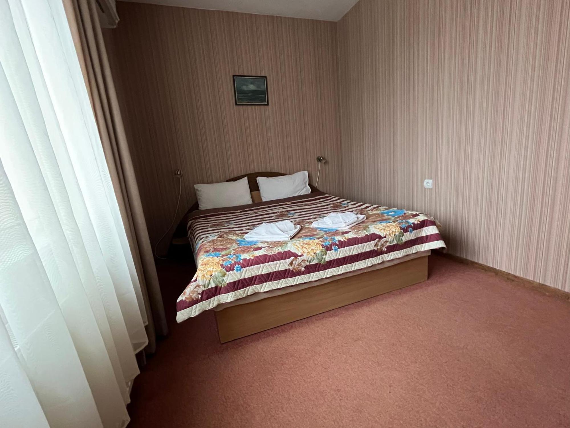 Park Hotel Ivailo Veliko Tŭrnovo Quarto foto