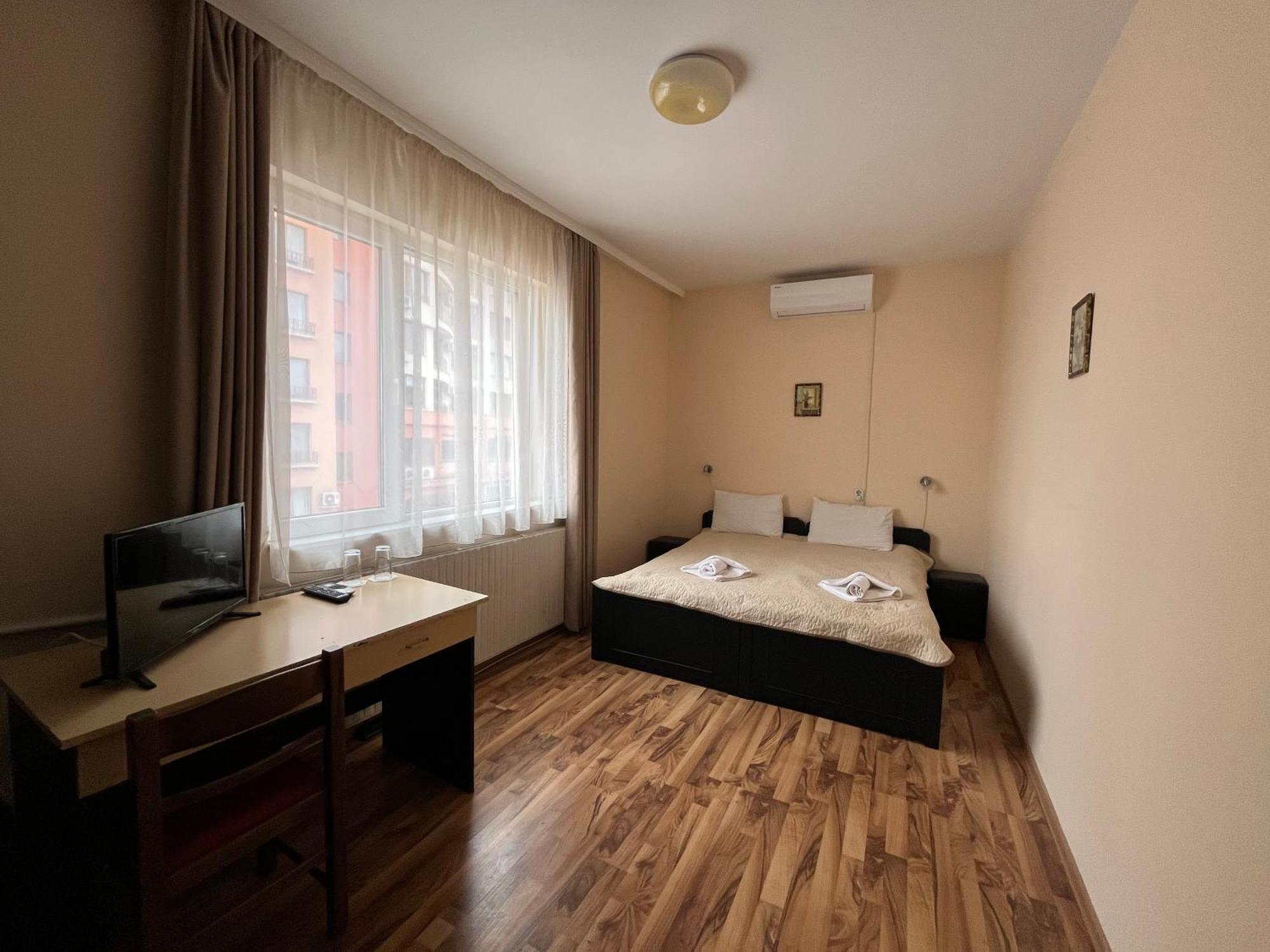 Park Hotel Ivailo Veliko Tŭrnovo Quarto foto
