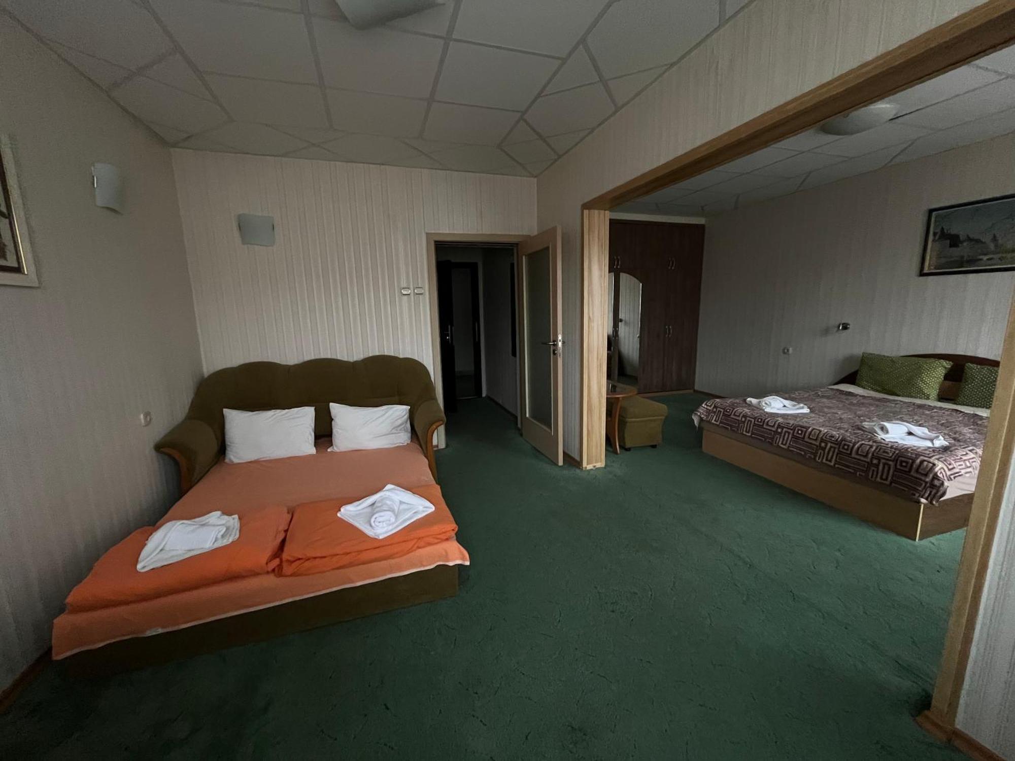 Park Hotel Ivailo Veliko Tŭrnovo Quarto foto