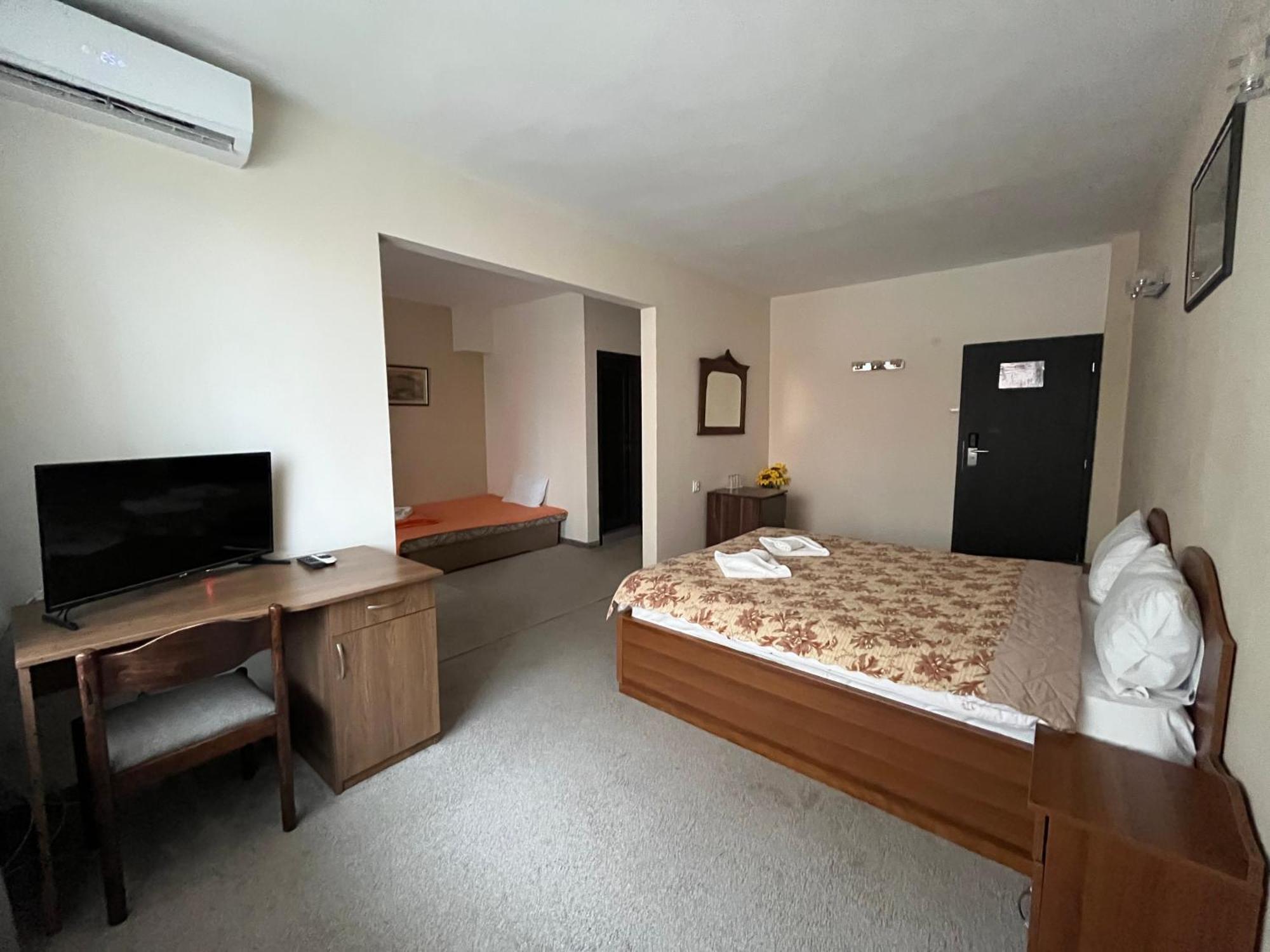 Park Hotel Ivailo Veliko Tŭrnovo Quarto foto